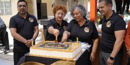 Con una ceremonia y la presentación de bailes regionales y grupos musicales, docentes, directivos y autoridades educativas celebraron el 20 aniversario de la fundación de la Escuela Secundaria Federal No. 17, ubicada en el suroriente de Ciudad Juárez.