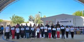 La Secretaría de Educación y Deporte (SEyD), a través de Servicios Educativos del Estado de Chihuahua (SEECH), entregó a 23 escuelas de educación básica de Casas Grandes y Nuevo Casas Grandes, material para el mantenimiento y preservación de sus instalaciones, así como paquetes escolares.