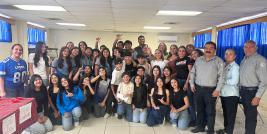 Con la participación de estudiantes de ambos turnos y de todos los grados escolares, así como de madres y padres de familia, además de personal docente, la Escuela Secundaria Técnica No. 80 llevó a cabo la Feria de Emprendimiento.