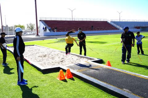 La Secretaría de Educación y Deporte (SEyD), a través de Servicios Educativos del Estado de Chihuahua (SEECH), dio el banderazo de salida para los Juegos Deportivos Escolares de la Educación Básica en su etapa de Zona en Juárez.