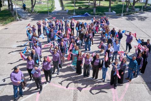 Como parte de la celebración del Día Internacional de la Lengua Materna, Servicios Educativos del Estado de Chihuahua (SEECH), a través de la Dirección de Atención a la Diversidad y Acciones Transversales y el Departamento de Educación Indígena, Migrante y Menonita, realizaron una jornada académica y cultural orientada a resaltar la importancia de preservar los idiomas originarios.