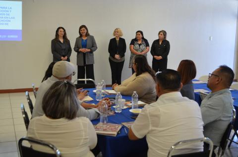 La Secretaría de Educación y Deporte (SEyD), a través de Servicios Educativos del Estado de Chihuahua (SEECH), inició con las jornadas de capacitación para personal educativo con el fin de fortalecer sus capacidades en la detección y prevención de violencia contra niñas, niños y adolescentes en escuelas del nivel Básico.