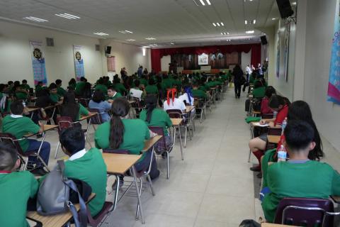 Con la participación de 130 estudiantes de Escuelas Secundarias Técnicas de las zonas II y IV, se llevó cabo la Sexta Edición de la Olimpiada de Habilidades Básicas para el Aprendizaje (OHBA) 2025, en el salón de usos múltiples de la Secundaria Técnica No. 44, en Ciudad Juárez.