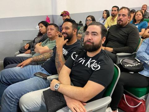 Un total de 60 docentes de las Zonas 18, 37 y 38, que trabajan en los niveles Preescolar y Primaria en escuelas adscritas a SEECH, se dieron cita para escuchar el mensaje e intercambiar consejos y experiencias.