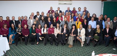 Servicios Educativos del Estado de Chihuahua (SEECH), a través del Departamento de Secundarias Generales, brinda una educación de calidad a 52 mil 514 estudiantes de 120 escuelas distribuidas en seis regiones del estado, con el propósito de fortalecer de manera integral sus conocimientos.