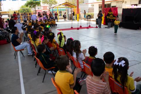Con el objetivo de garantizar una educación integral a niñas y niños desde las primeras edades, Servicios Educativos de Chihuahua (SEECH), a través del Departamento de Educación Preescolar, desarrolló estrategias de difusión para aumentar y mantener la matrícula estudiantil de ese nivel educativo durante el 2024-2025 y el inicio del presente ciclo.