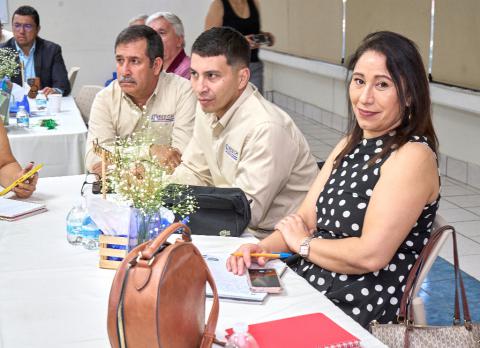 La Secretaría de Educación y Deporte (SEyD), a través Servicios Educativos del Estado de Chihuahua (SEECH), realizó un encuentro de trabajo entre personal de Secundaria y Educación Especial, con el objetivo de fortalecer la inclusión educativa en los planteles de la Zona 23.