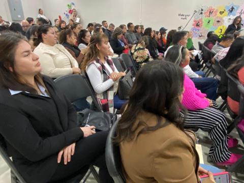 El Gobierno del Estado, a través de la Secretaría de Educación y Deporte (SEyD), entregó vales de gas LP a directivos de más de 200 escuelas de Educación Básica de Ciudad Juárez, con el propósito de generar espacios educativos cálidos y confortables durante la temporada invernal.