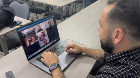 La Secretaría de Educación y Deporte (SEyD), a través de Servicios Educativos del Estado de Chihuahua (SEECH) y el Centro de Investigación y Docencia (CID), ofertan un diplomado en enseñanza del inglés para docentes que deseen especializarse en este idioma.