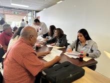 La Secretaría de Educación y Deporte (SEyD), a través de Servicios Educativos del Estado de Chihuahua (Seech) entregó al personal jubilado y pensionado, el Bono de Recuperación del cuarto trimestre de 2025.