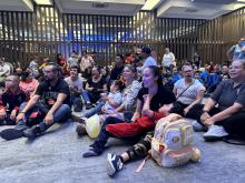 Un total de mil 642 estudiantes con discapacidad de los diferentes Centros de Atención Múltiple (CAM) participaron en el Taller de Ritmoterapia que se impartió en ocho municipios del estado, en dicha actividad las alumnas y alumnos estuvieron acompañados por sus madres, padres y docentes.